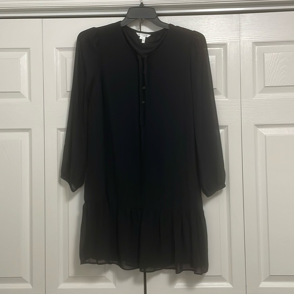 NWT Draper James Ladies Tie Neck Flounce Shift Dress Size Small. Color. Black - Picture 2 of 10